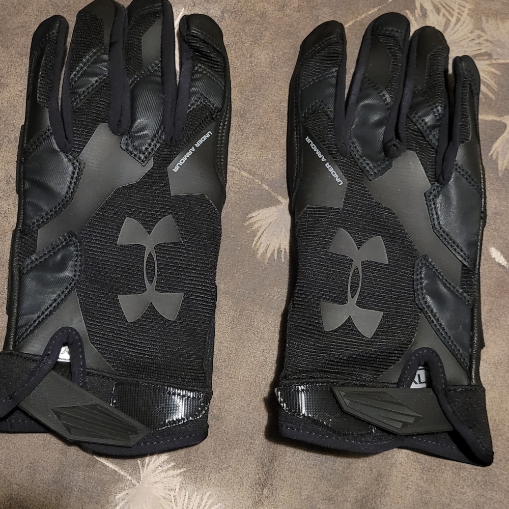 Under Armour Black Athletic Gloves